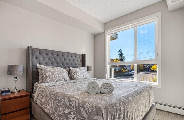 Near DT in Inglewood » 2 BR » AC » Free Banff #22