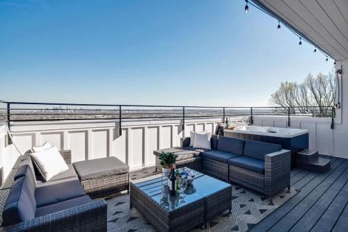 Near Honky Tonks - Rooftop Hot Tub - Skyline Views
