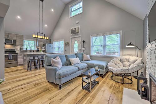 Near Lakes and Resorts Pet-Friendly Long Pond Abode