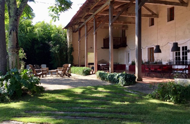 Near Saint Emilion, Fab terrace, pool, Big Family house.
