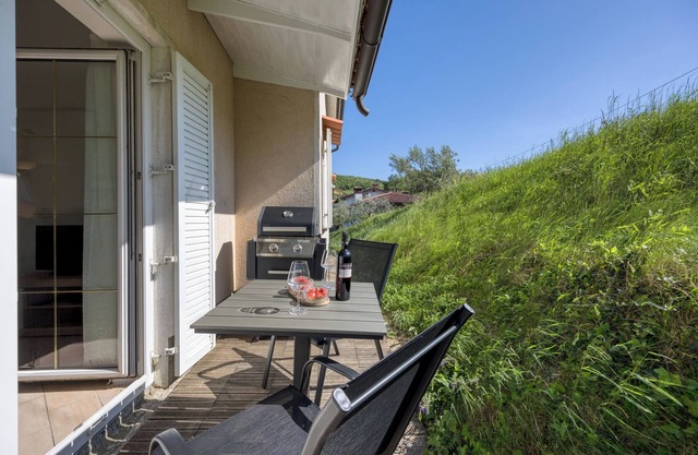 Neda Apartment In Krasno Among Vineyards, Dobrovo v Brdih, Slovenia