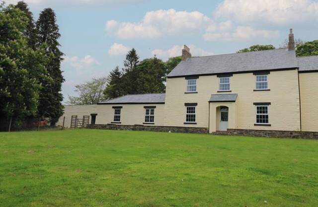 NENTHEAD HOUSE, pet friendly, with a garden in Alston