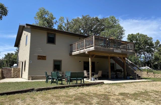 NeSoDak Lake View Lodge on Lake Enemy Swim