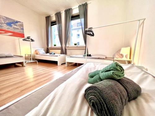 Neu: 3 Bedroom w/6 Beds in Hagen, 7min to A1