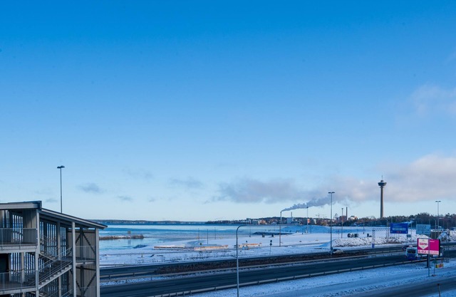 New 1BR with balcony and lake view