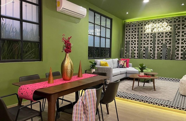 NEW 3 BR/5 BD Apt. in CENTRO CDMX prime location, AC, WiFi.