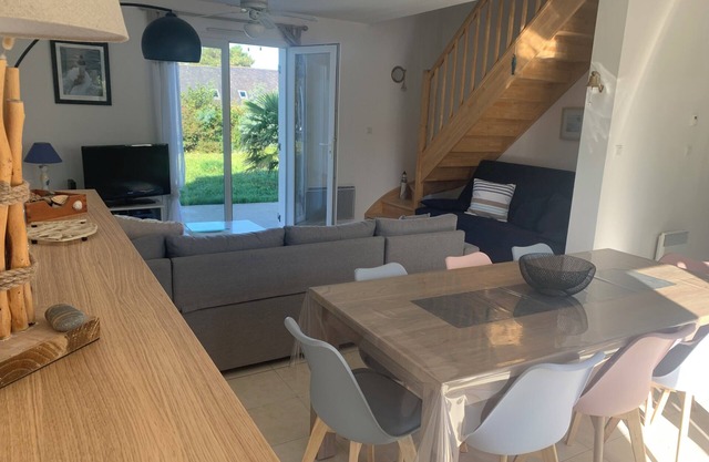 NEW. 500 M from a lovely beach (swimming at 26°, sea view)