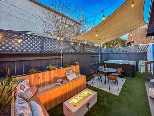 NEW Amazing Urban Oasis Spa-Fire-Deck-Gr8 Deal
