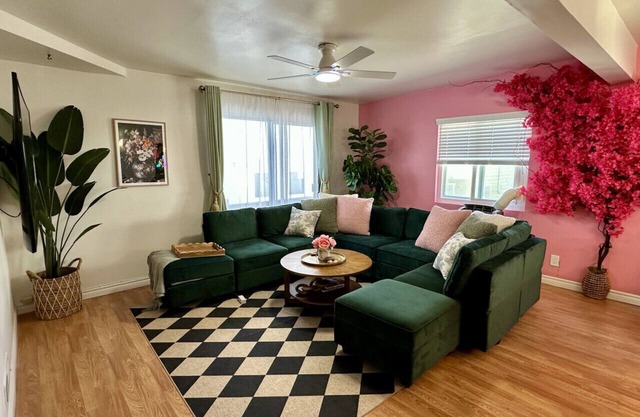 NEW! Beach Home w/Gym + Cuddle Couch