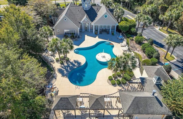 NEW Beautifully Decorated 3 BDR Condo w/lots of Amenities & PERSONAL GOLF CART!