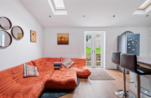 NEW Bright & Stylish 4BD Home City Centre of Leeds