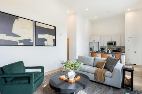 New Build 2 Condos Minutes from Downtown Nashville Dining Entertainment