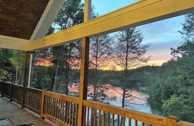NEW BUILD+NEW RENTAL=Kingfisher Cove Lake House Blairsville, GA.