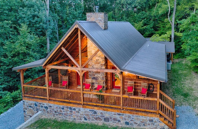 New Construction Log home, beautiful home with boat slip