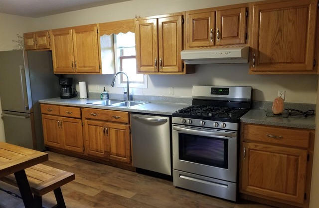 New - Cozy Home in the heart of Rocky Top