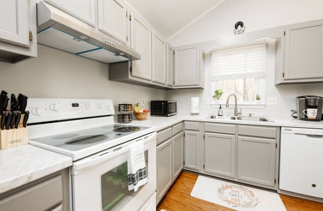New Cozy home Triad's GEM