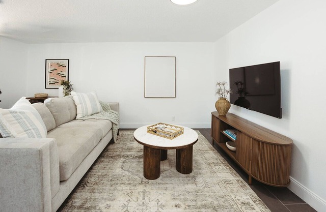 New Designer Beach Retreat - Walk to Sand & Eats