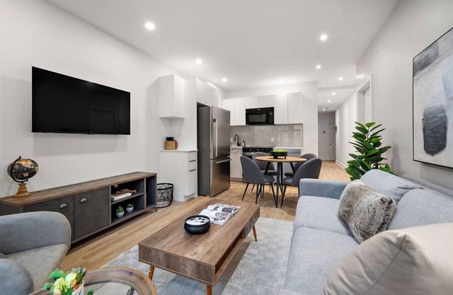 New Downtown MTL Old port 2 BR 2 BA + Parking