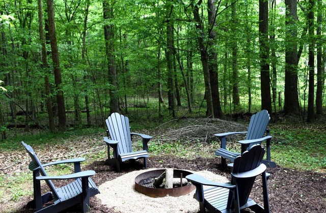 NEW Hollybrook Cabin- 15 minutes from downtown Knox, but feels like the smokies!