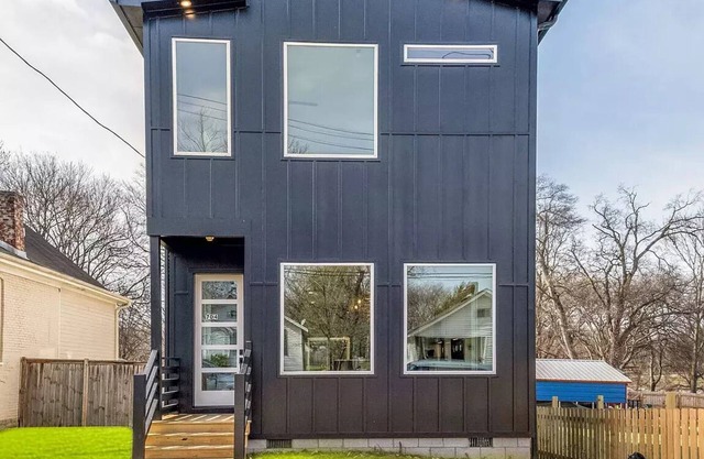 New home in Nashville built in 2023! Extremely spacious, great for hostingn