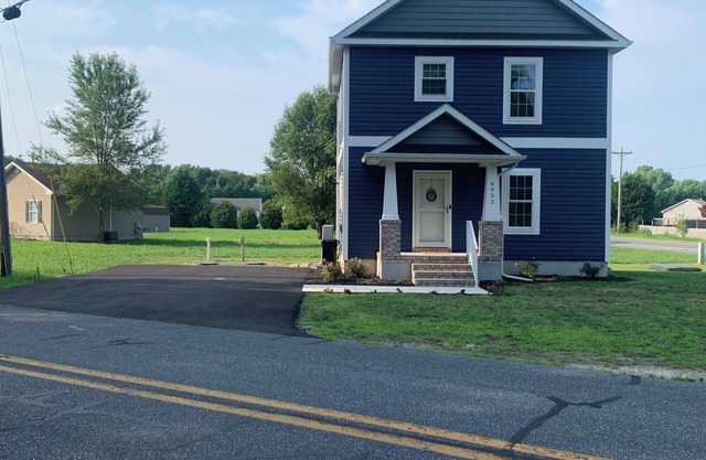 New home w/EV charging, close to beaches and DE Turf