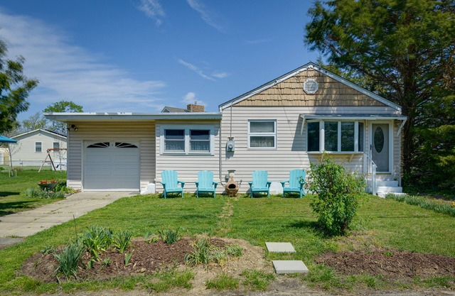 New Jersey Cottage w/Grill - Short Walk to Beach!
