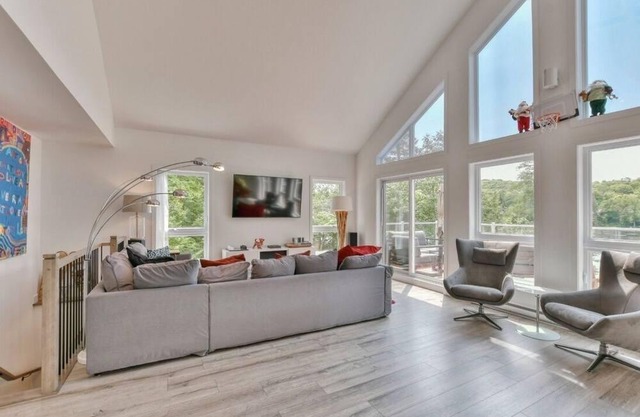 New Lakefront Cottage in Morin Heights