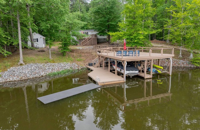 New:Lakefront, Firepit, Deck, Dock, Kayak, Great times on Lake Gaston