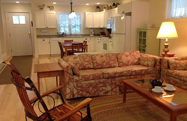 New Lakeside Cottage near Okemo and Killington