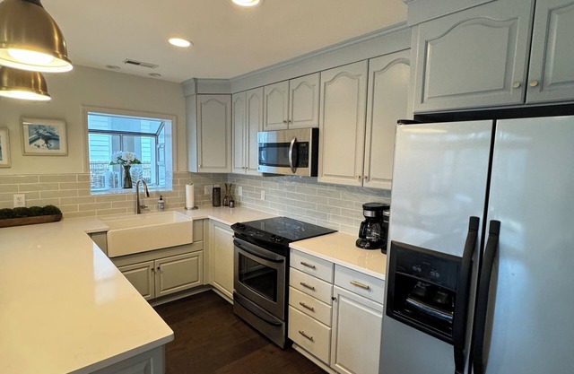 New Listing! #9 Golf-Front 2Bedroom Condo!