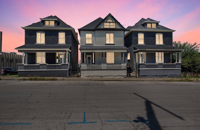 NEW LISTING! BriKCtoria 1100 (5-Bedroom Home) - Pets Allowed
