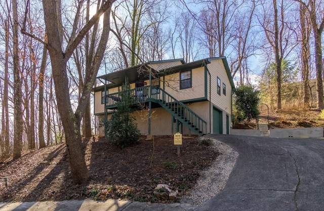 NEW LISTING! Relaxation~Zen~Azalea Cabin~Asheville by RedAwning