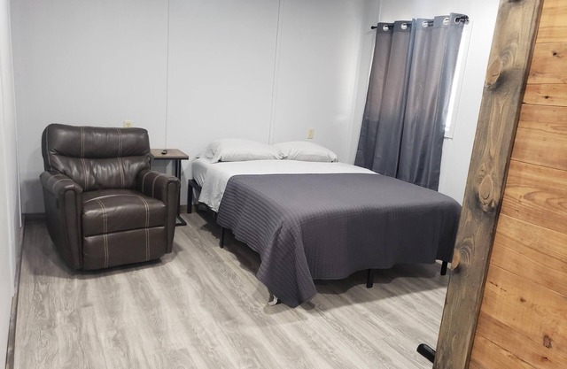 New mini-suite 2 with view of Santa Anna Mountain