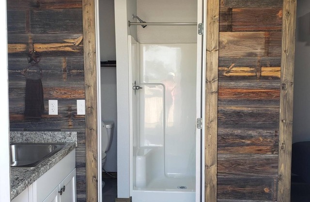 New mini-suite 3 with view of Santa Anna Mountain