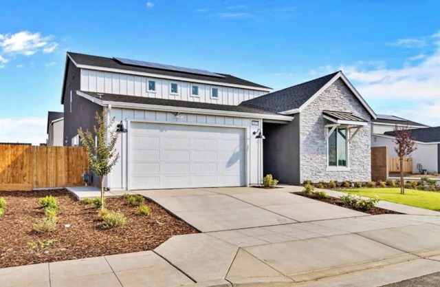 New Modern Home with Games and More! Near Airport!