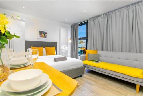 New Modern Studio in Bricklane