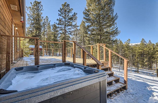 NEW! Nature’s Haven: Cabin with Views & Hot Tub