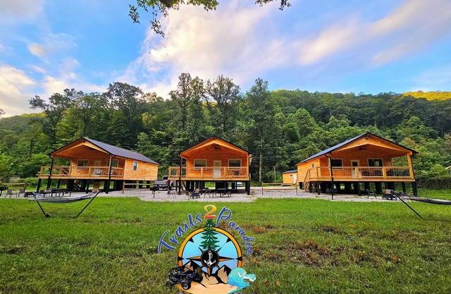 NEW PARADISE RETREAT - Hatfield Mccoy Trails - Rent 1-3 Cabins, Sleep up to 18