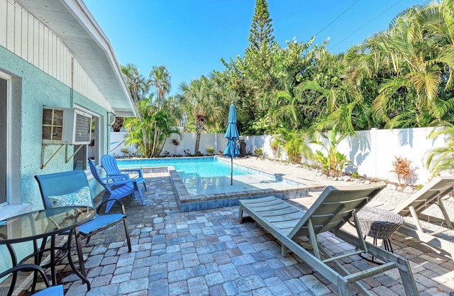 New Rental The Haven Unit 1 Heated Pool 1 Bedroom Home by Redawning