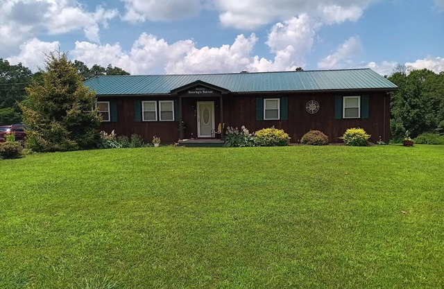 New River Gorge Pickleball Retreat, Hot Tub, Games, Family Fun Minutes To Town!