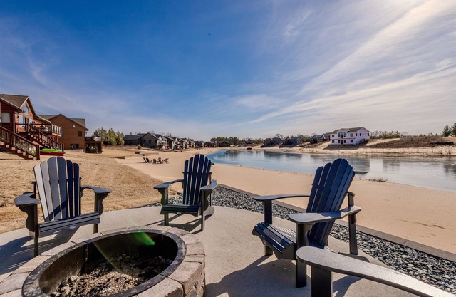 NEW!Sleeps 16, Beach, Games, WI Dells 28 Miles
