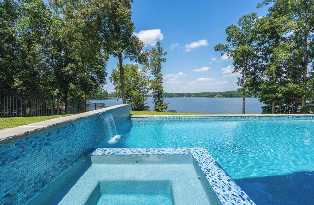 NEW Stunning Lakefront Heated Pool Spa Game Room Putting Green Dock
