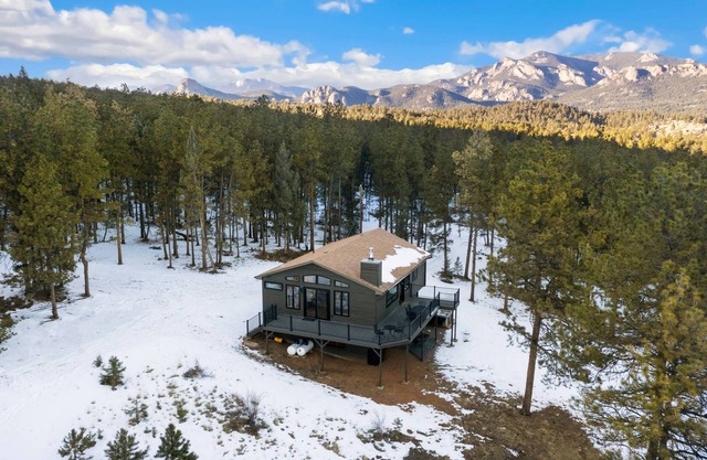 New The Pine Getaway Lots of Room Hot Tub Views