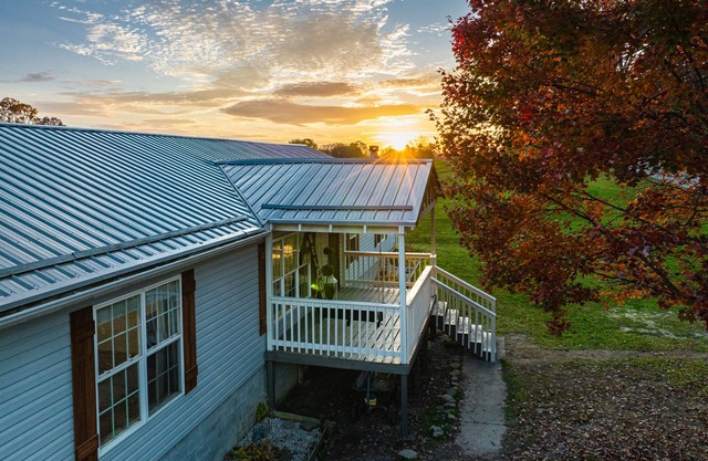 New!Thuja Hideaway next to NewRiverGorge. Amazing star gazing. Pet friendly!