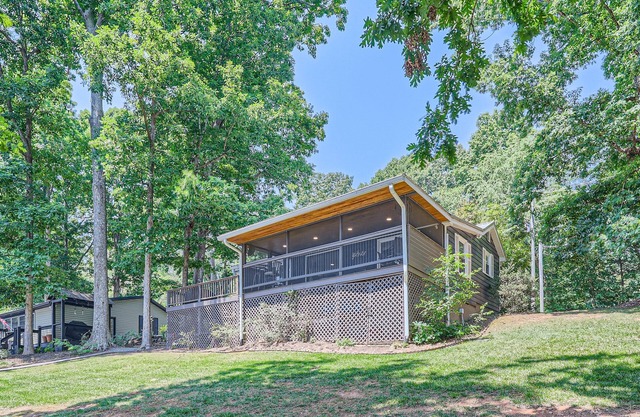 New to VRBO! Charming lakefront cottage with great views!