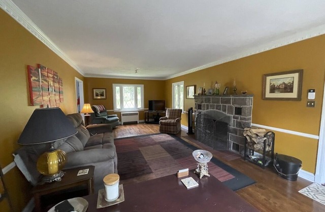 NEW~Warm, Modern 3BR Lodge/Cabin w/Wood-Burn Fireplace