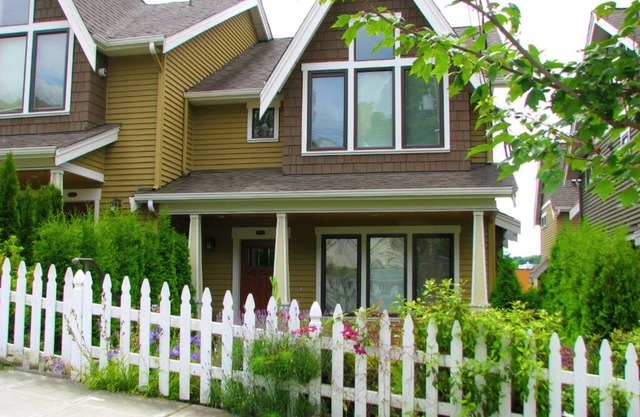 Newer Town Home in the Heart of the City