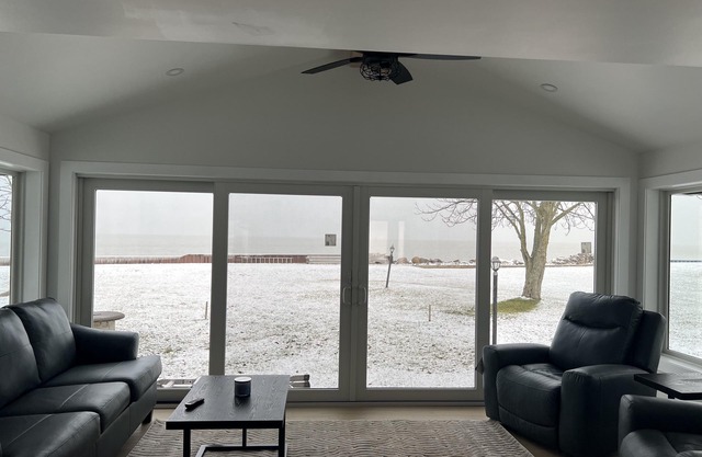 Newly Renovated Waterfront Cottage Lake St. Clair