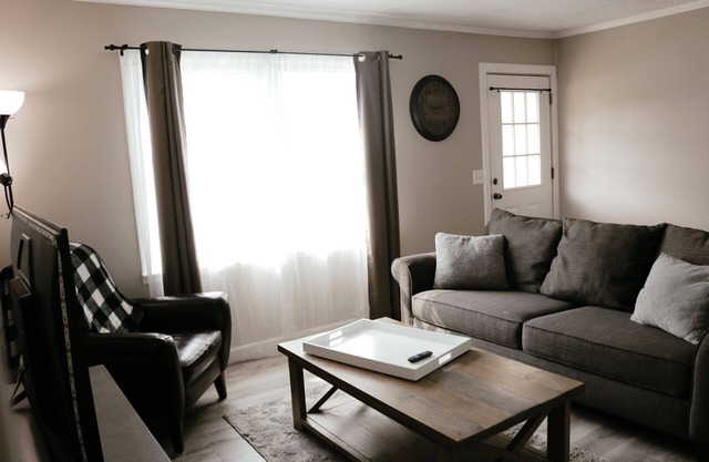 Newly Renovated 2BR Property Minutes From Downtown! Beautiful Private Patio!