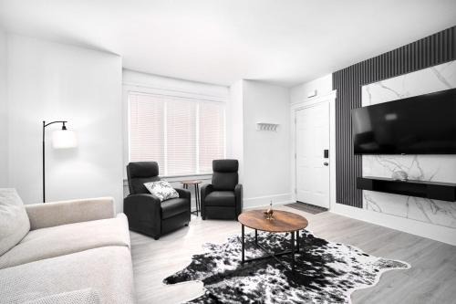 Newly renovated 3 bedroom unit